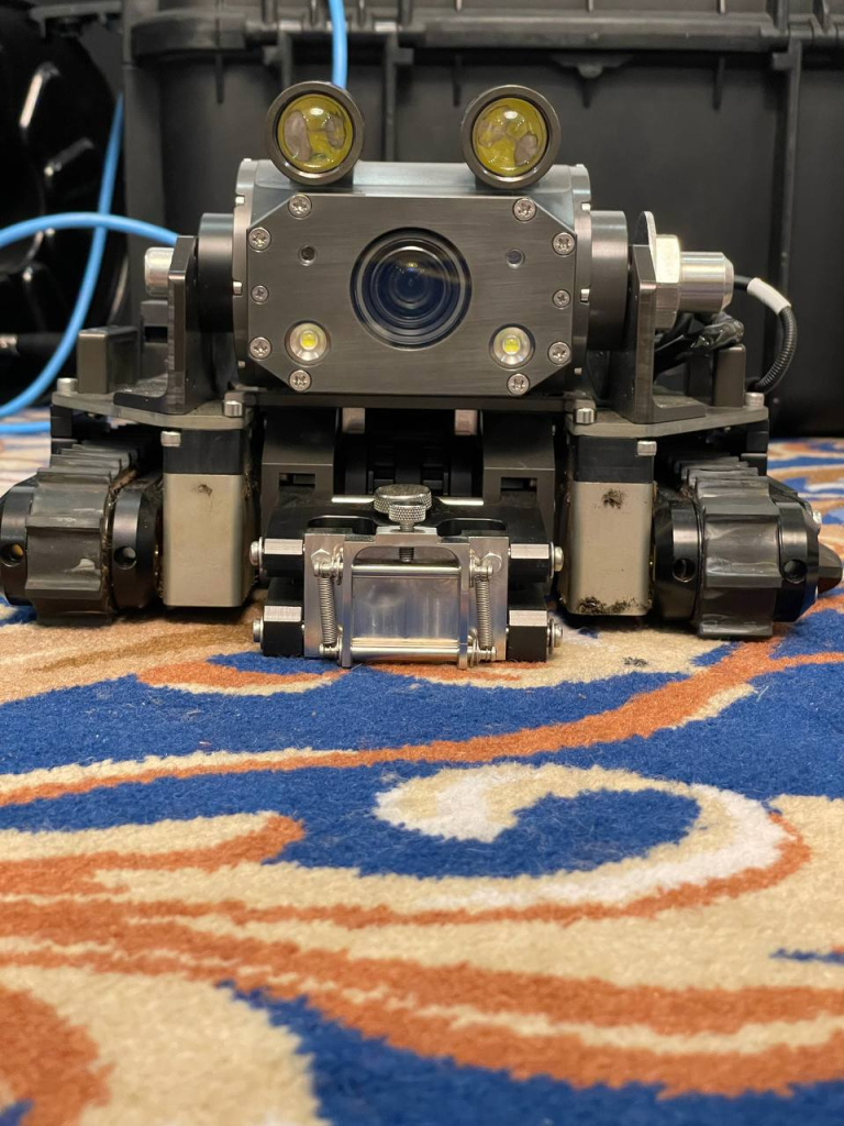 robot2.jpg robot2.jpg